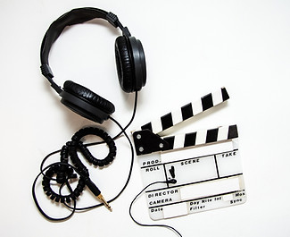 headphones-4223911_1920.jpg