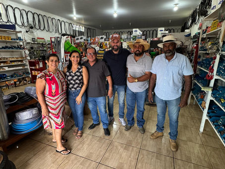 Deputado Barreiro visita comércios em Urupá e ouve demandas de empresários ao lado dos vereadores Elinho Boiadeiro e Negão Buiu