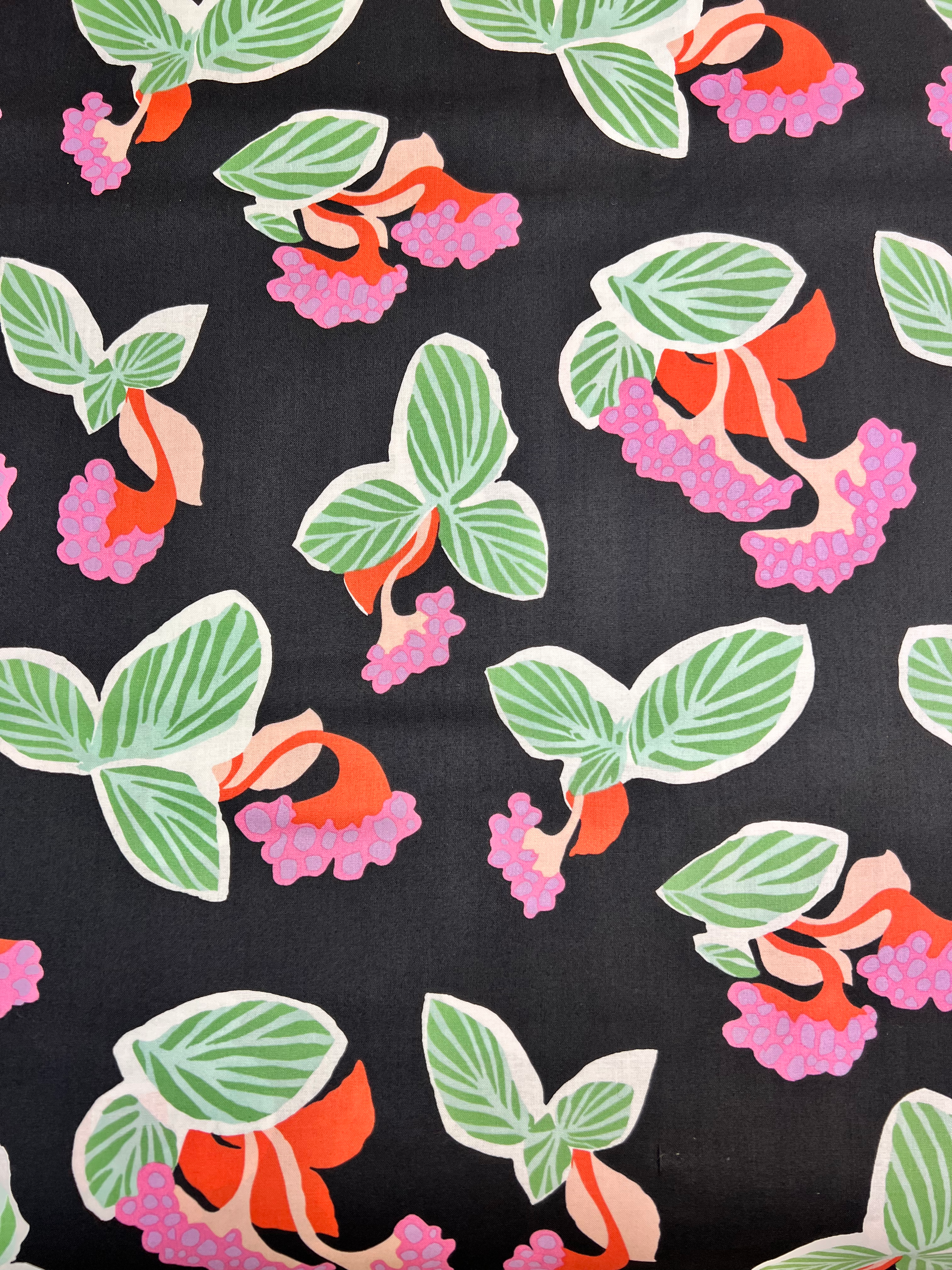 Flor tropical by Alexander Henry Fabrics 100% cotton 110cm wide