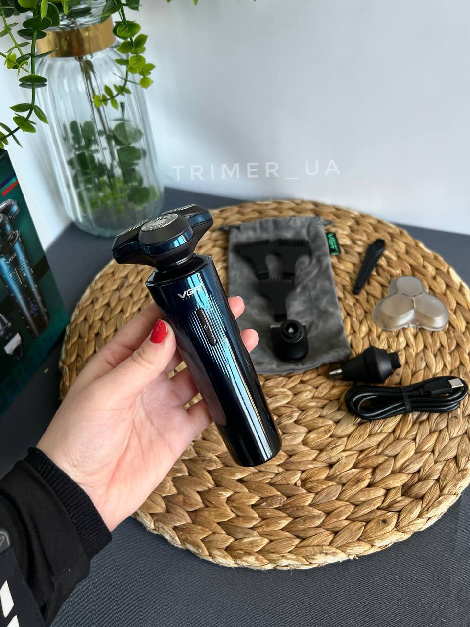 Прев'ю: Електробритва роторна VGR Proffesinal 3 in 1 Grooming Kit