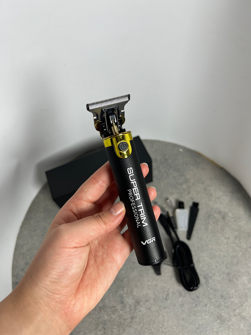 Прев'ю: Тример для окантовки та бороди VGR V-082