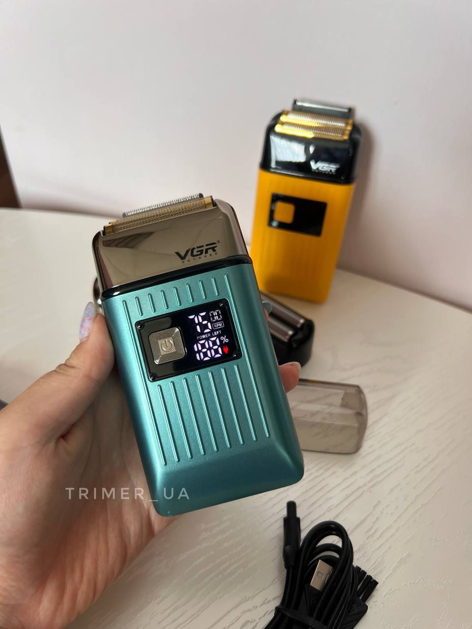 Прев'ю: Потужна чоловіча електробритва (Шейвер) VGR V-357