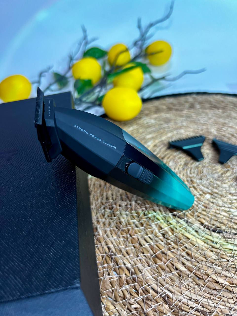 Прев'ю: Професійний тример для окантовки і стрижки бороди VGR Professional Black&Green