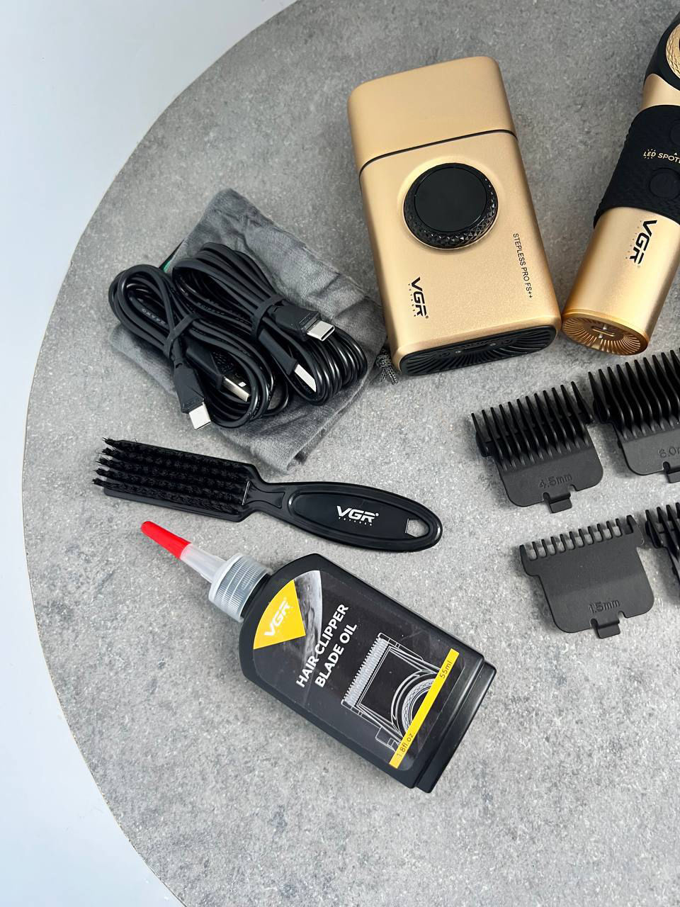 Прев'ю: PREMIUM набір ШЕЙВЕР + ТРИМЕР VGR PROFESSIONAL 977&377 GOLD