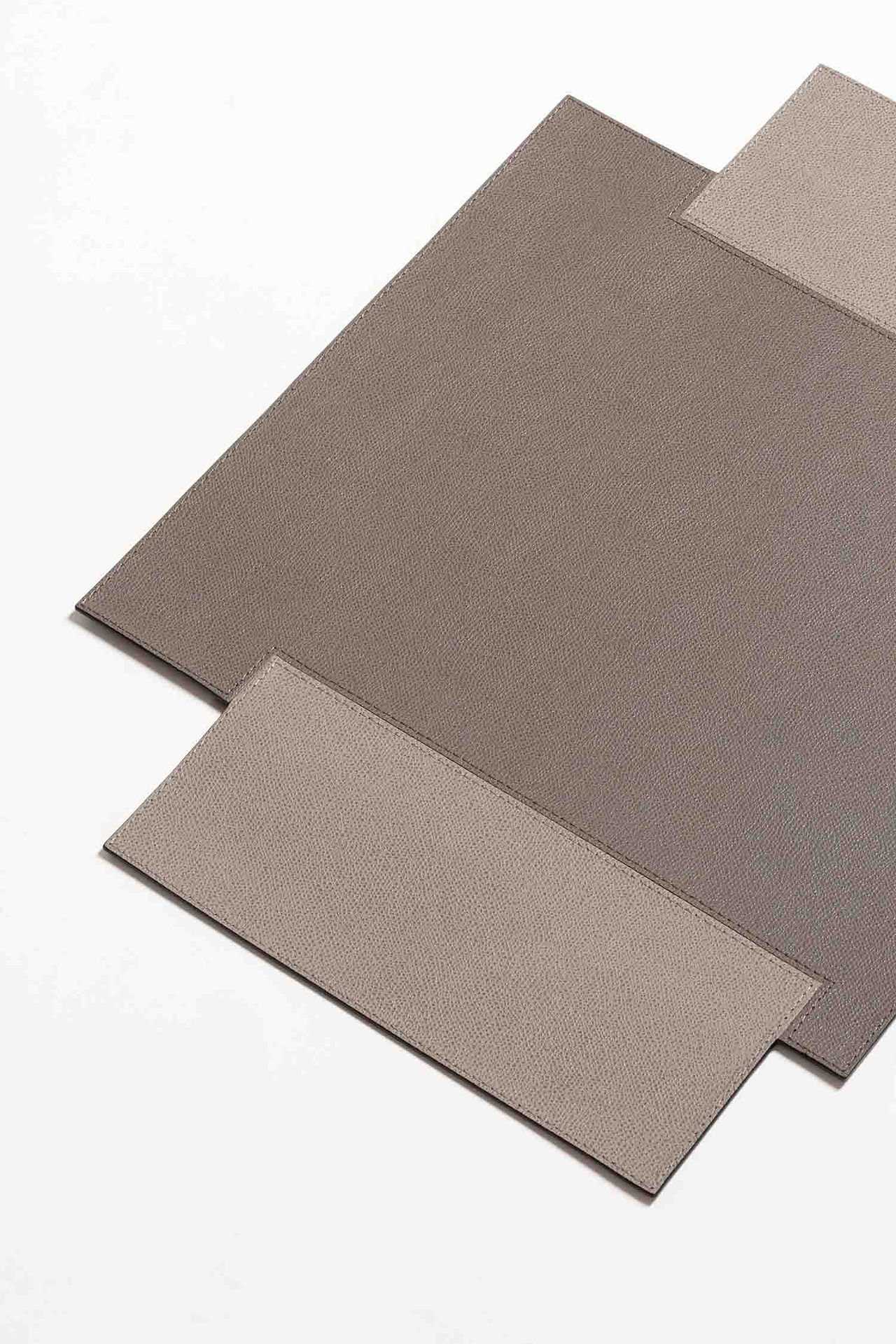Closeup detail of the contrasting cutlery space of the Form placemat