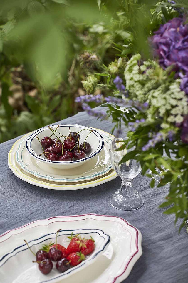 Les Filets plates and bowl by Gien