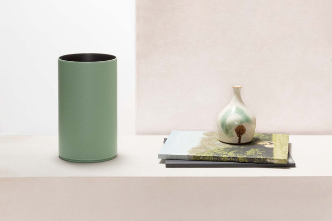 Giobagnara x Tekna's Floor OD lamp pictured in pistacio golf leather