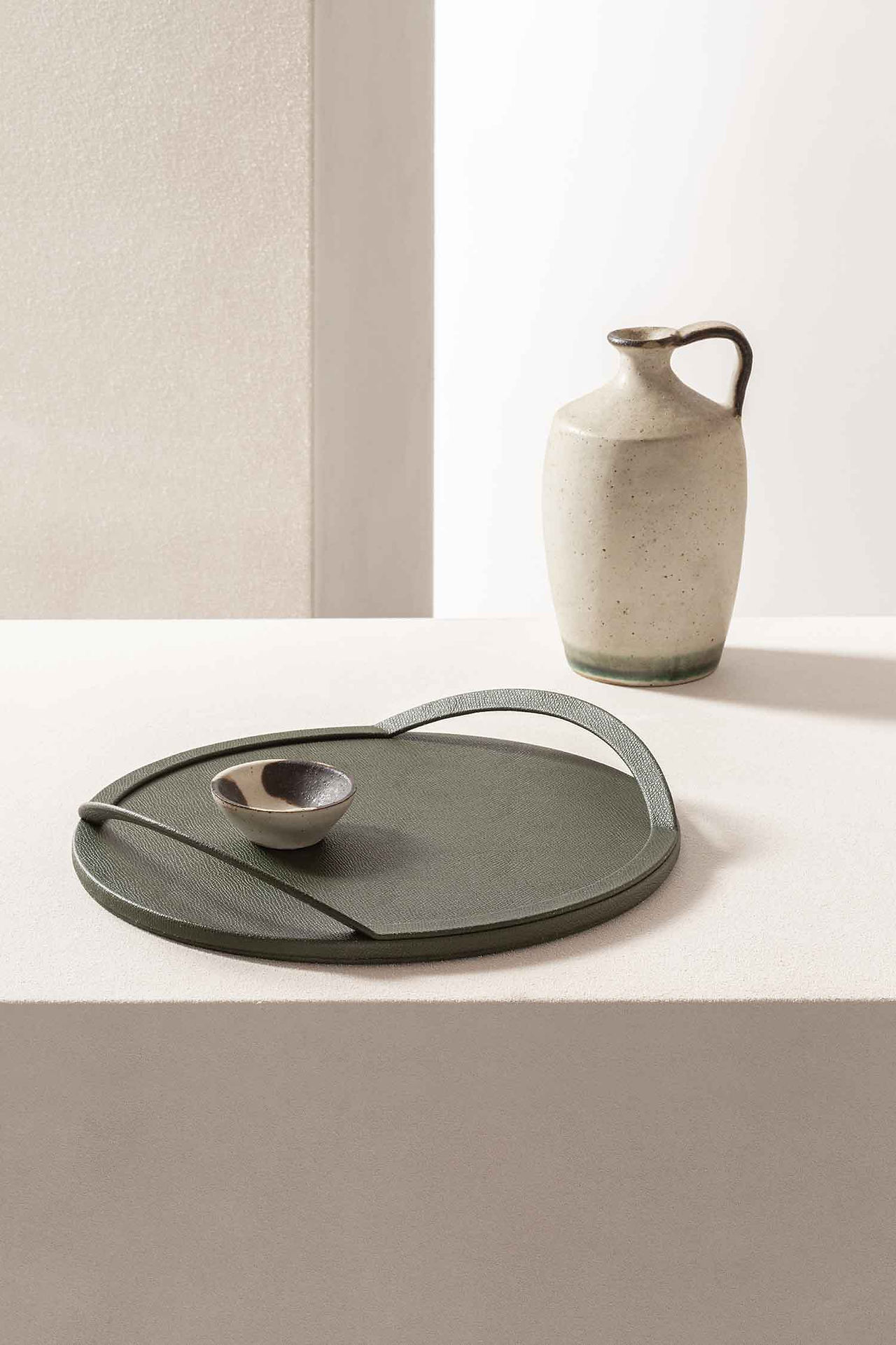 The uniquely designed Form tray by Giobagnara