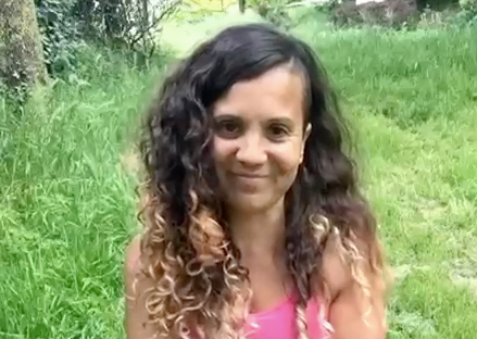 ¿Quién soy? Soy Verónica, psicóloga especializada en infancia, familias y adultos.