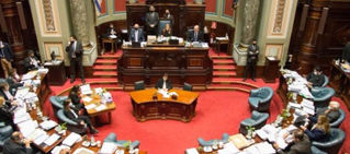 El Senado aprobó con cambios la ley de urgencia, pasa a Diputados