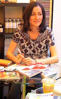 Valerie Cupillard est autrice de livres de recettes bio et de cuisine végétarienne