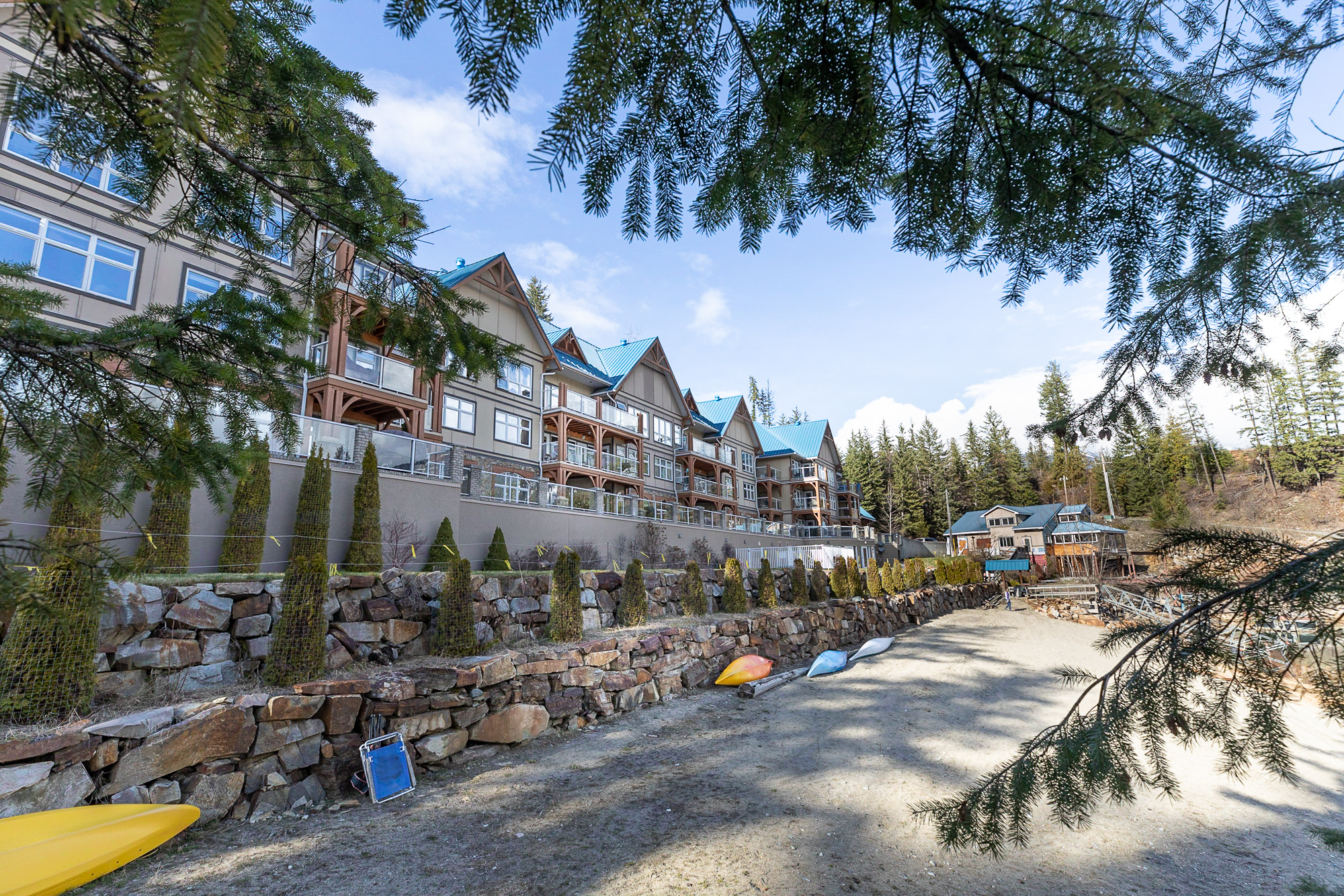 Waterfront Condo in Kaslo, BC. Bay Shore Escape, vacation rental