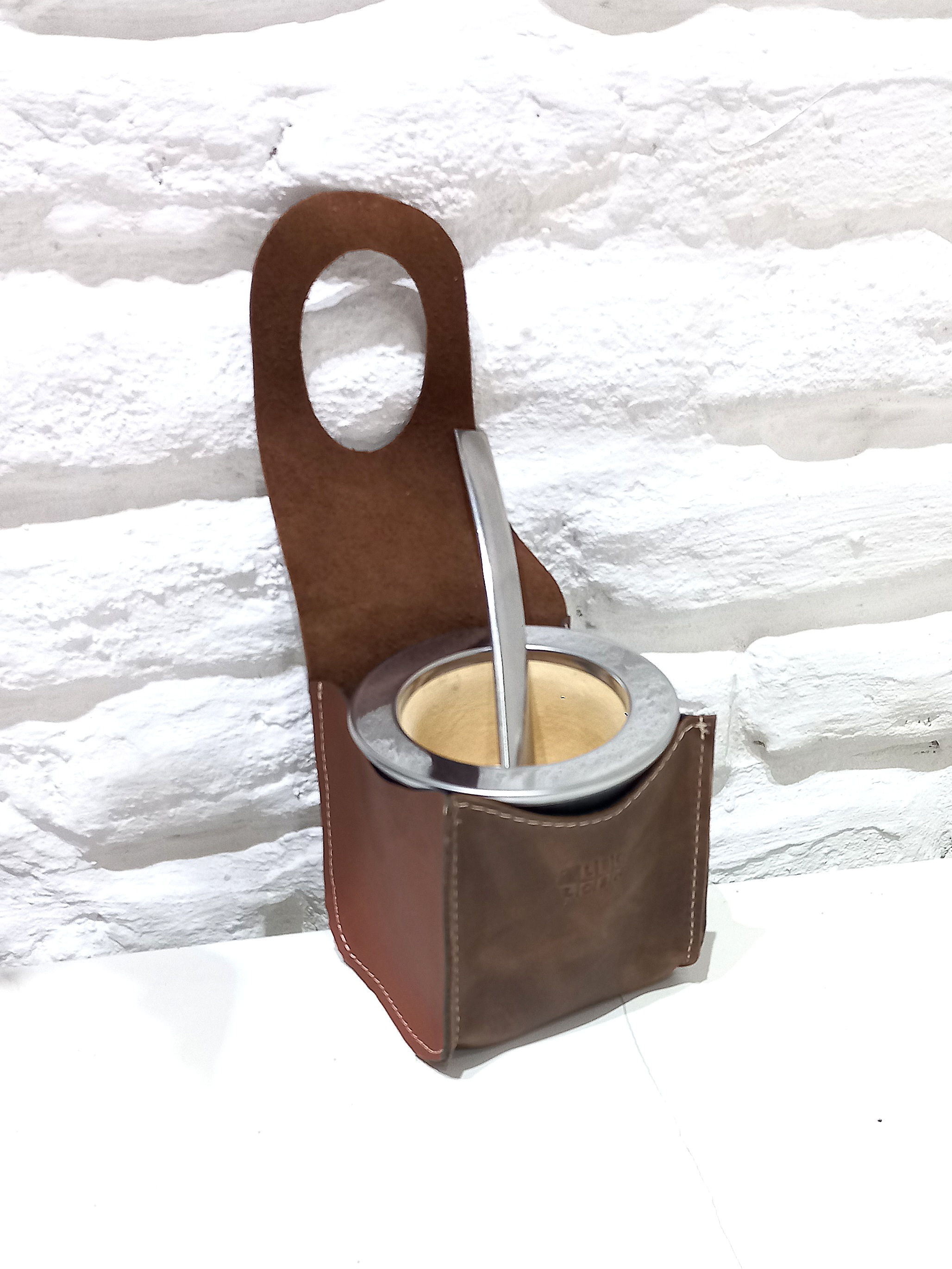 Porta Mate Auto  *Cuero Vacuno*