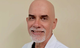 Dr. Herbert Schlager Peláez Dermatólogo Panamá