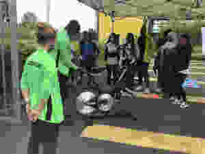 Séance de sport inclusive pour les jeunes de Chanteloup-les-Vignes avec les coachs du Shizen-Sport-Truck