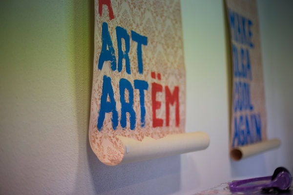 Pawel Zukowski High five (2).jpg