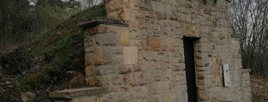 08_Wasserbehälter Seitenansicht April 2022.jpg