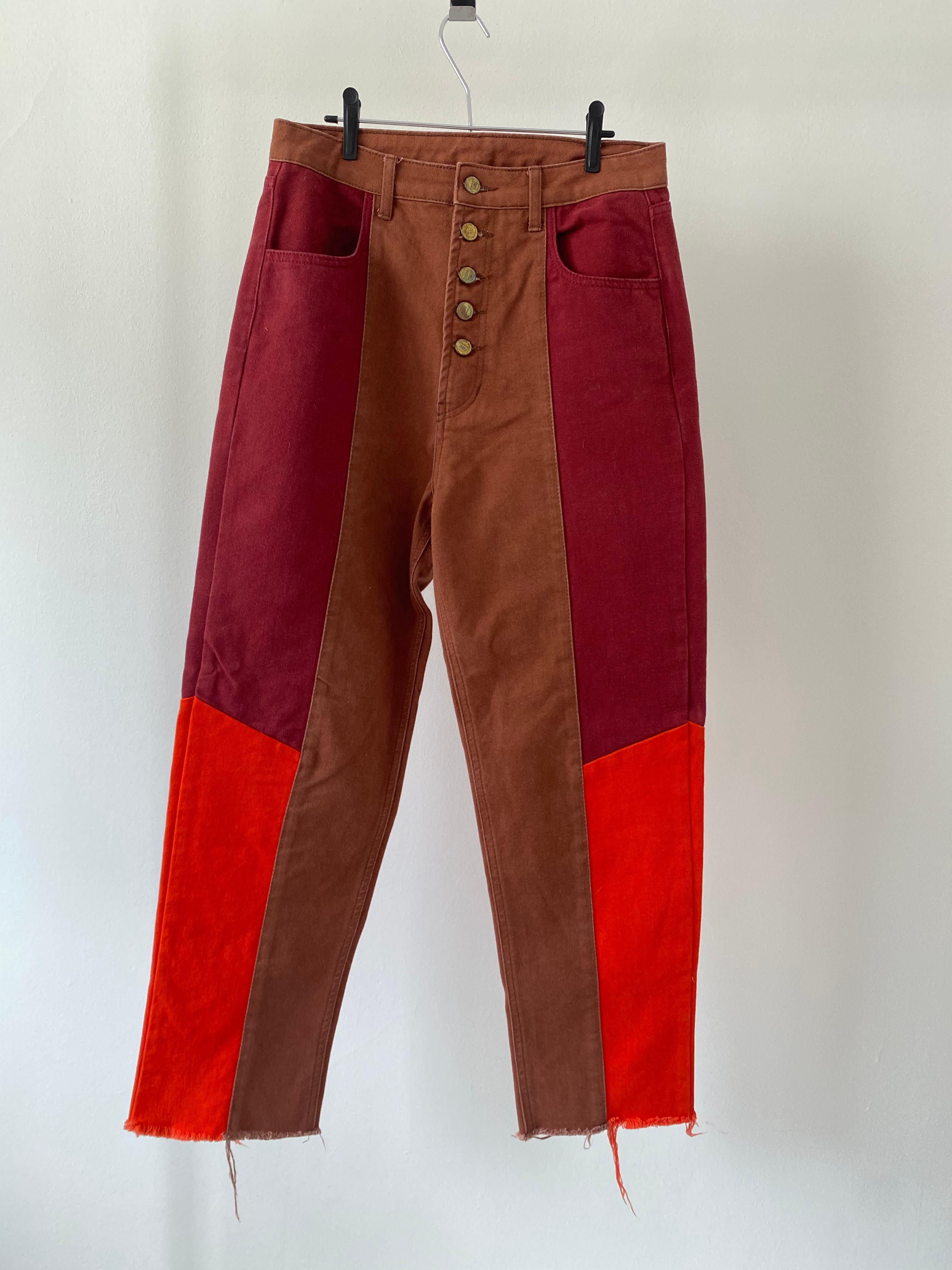 calça recortes farm