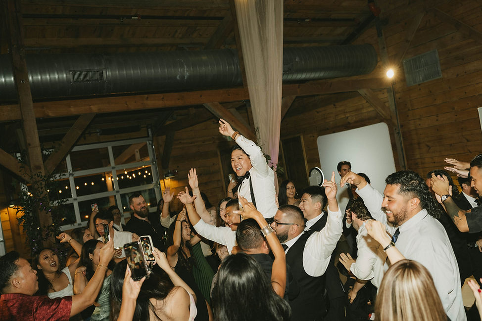 Wedding reception dance floor packed with guests - Austin Texas Wedding venue - Ray Boyer DJ