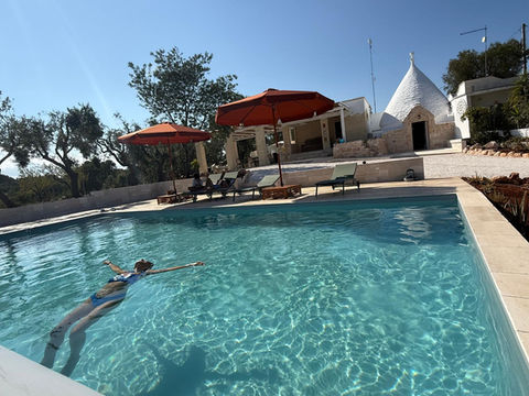 piscina con abitazione