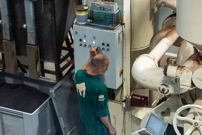 Artisan de Chocolate Makers au travail.