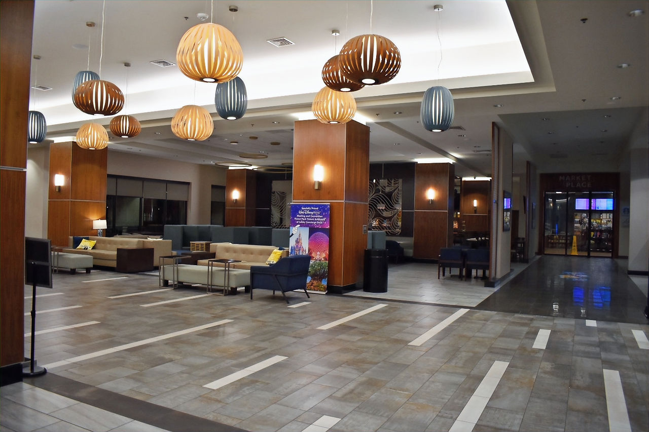 Lobby Drury Plaza Hotel Orlando-Disney Springs