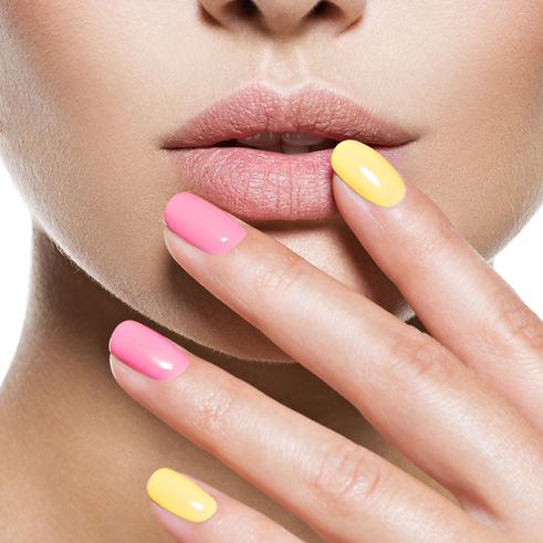 Pose d’ongle, manucure