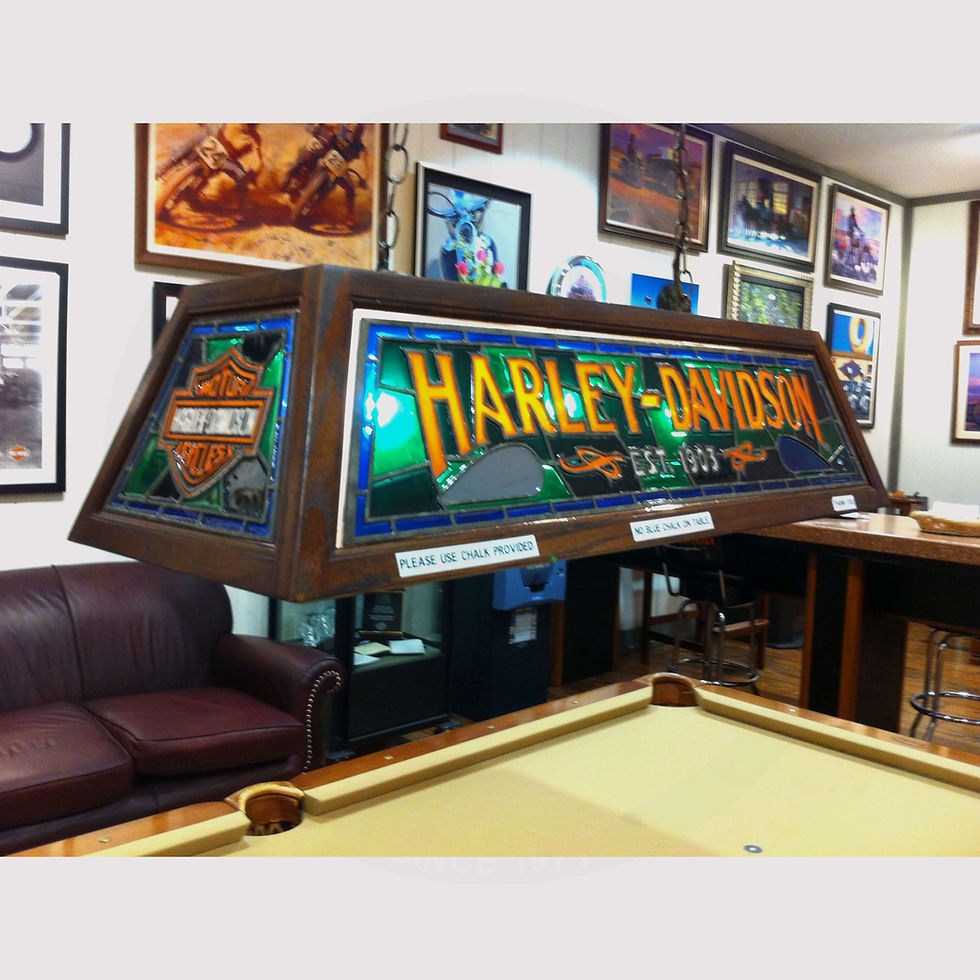 الصورة المصغرة: سنوكر ، - إضاءة طاولة بلياردو - المظهر التقليدي للإطار الخشبي