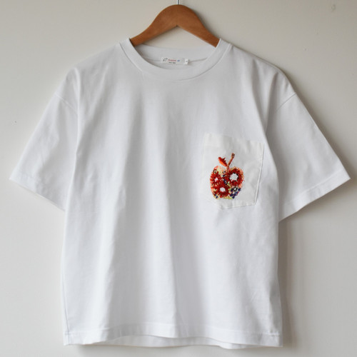 Season off：刺繍リンゴTシャツ | EACH OF LIFE ONLINE