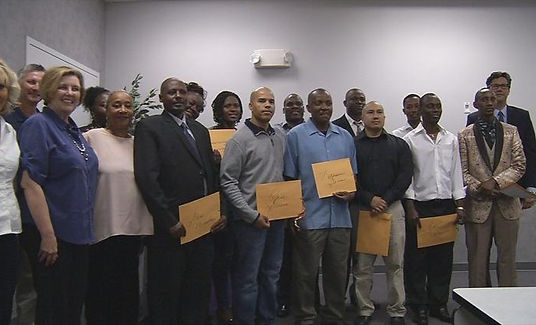Class at Kentucky Manufacturing Center receiving certificates