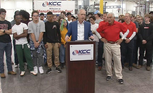 Louisville Mayor speaking at KCC Manufactuing Day 2019