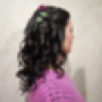 Aufnahme einer Frau mit gewellten, kerngesunden Haaren