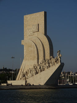 MONUMENT DES DECOUVERTES - 2