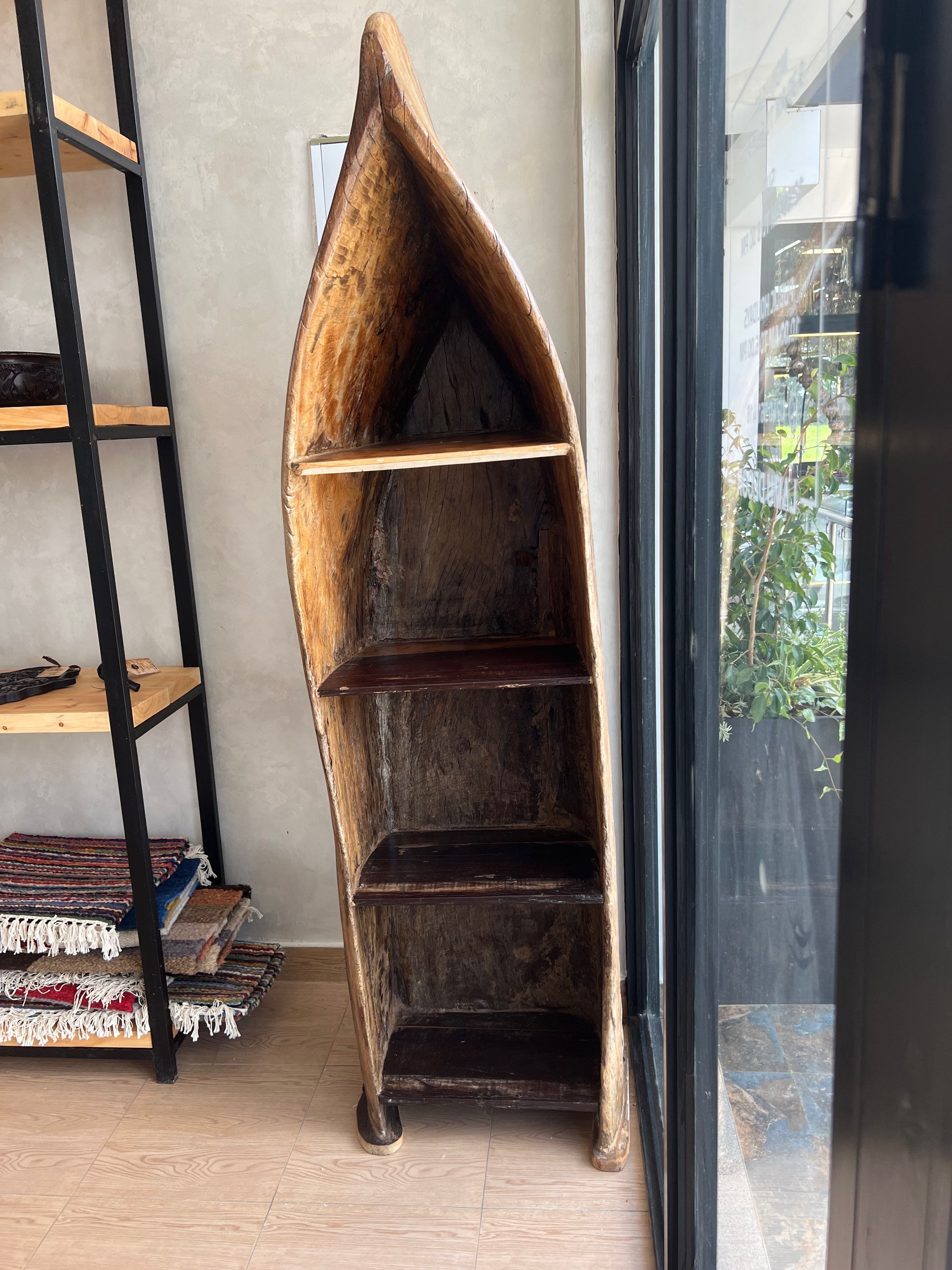Dau bookshelf 