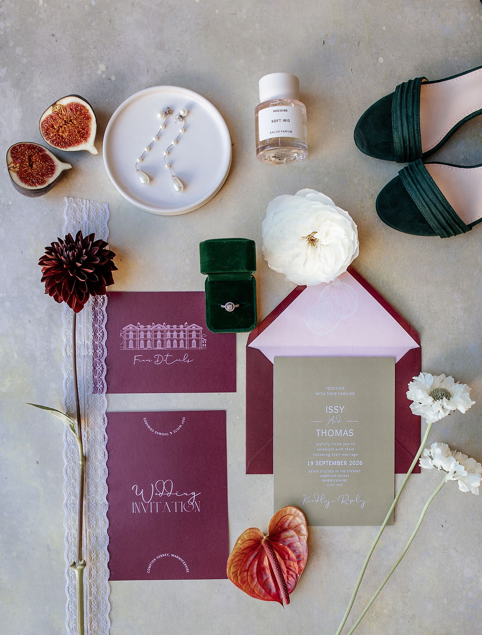 Photography by Floss and Bea Weddings