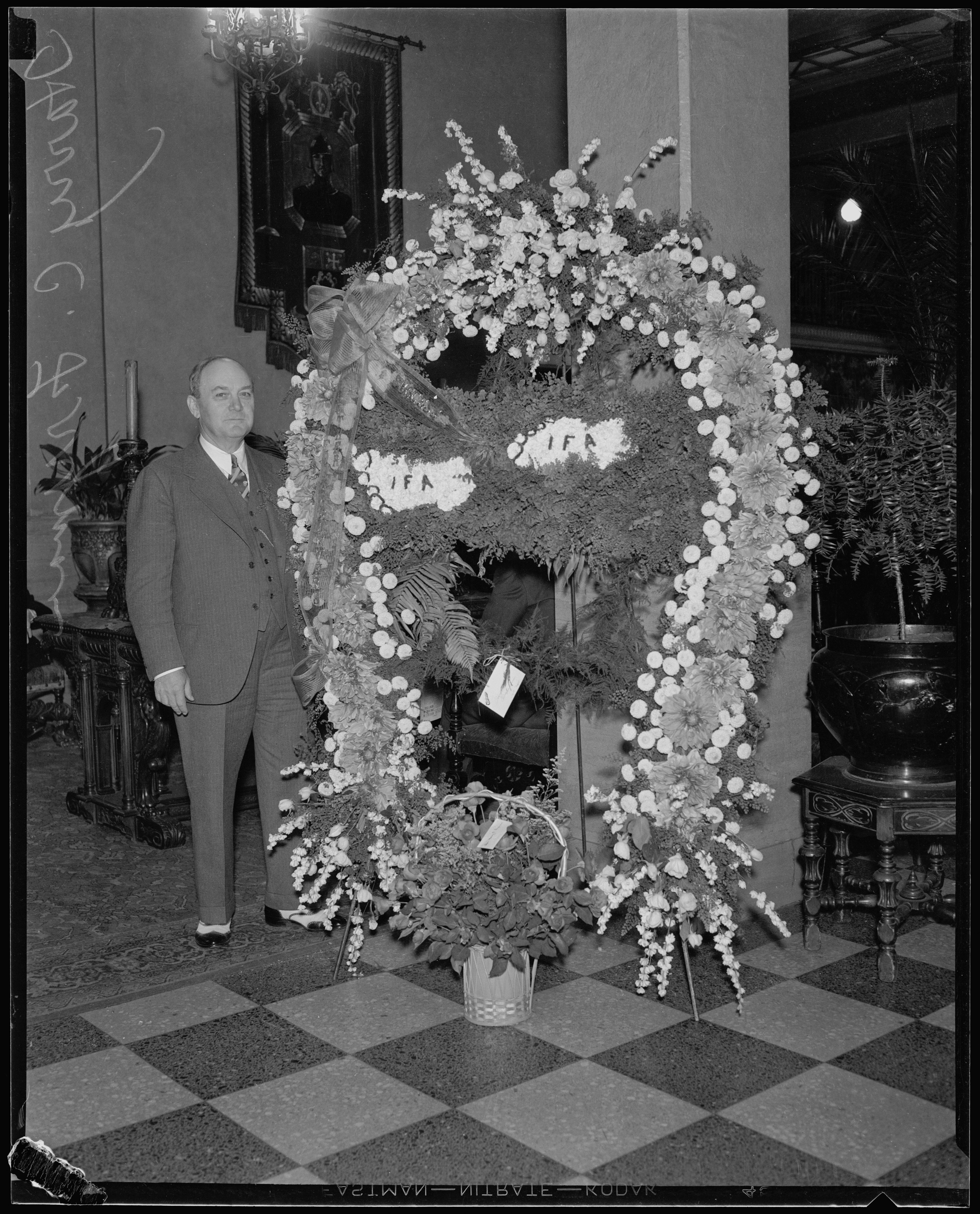 Harry Fryman portrait