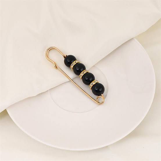 Thumbnail: Gold & Black Beads Kilt Pin 