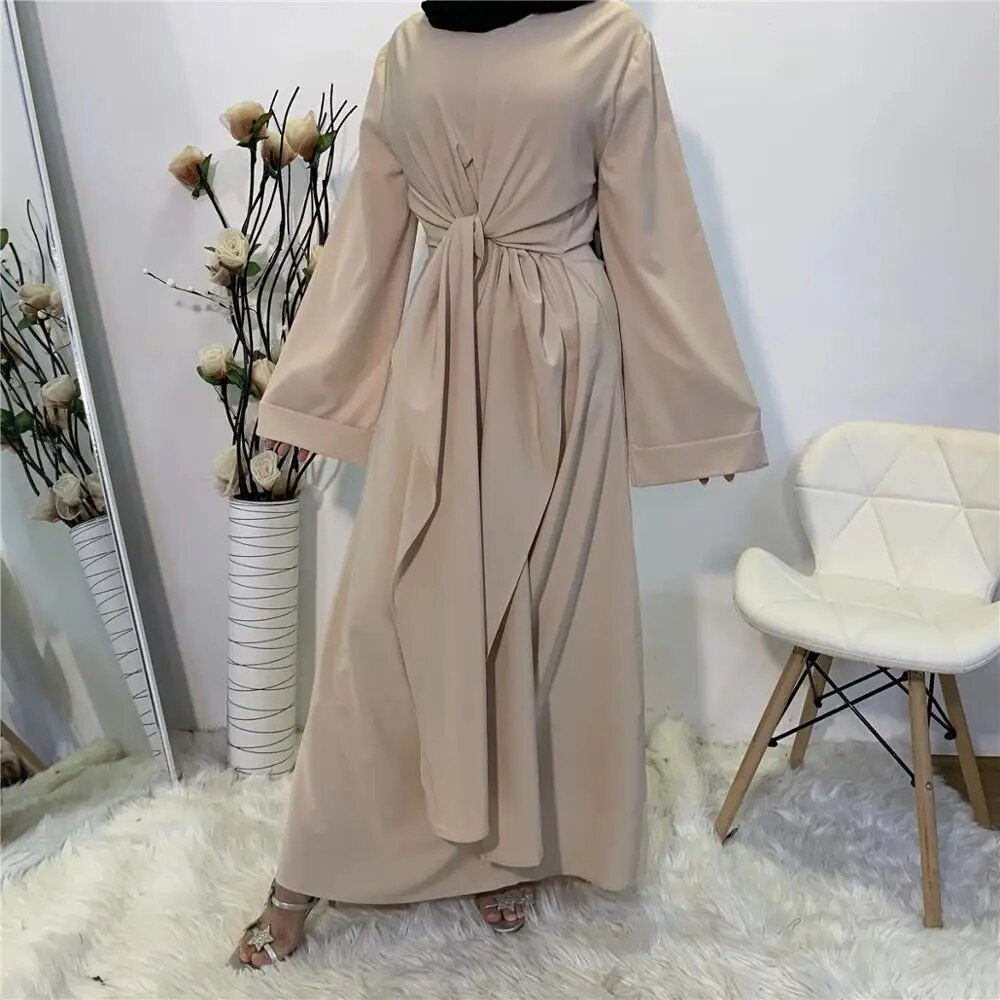 Fatima's Vestidos exudes Modesty and Elegance Abaya