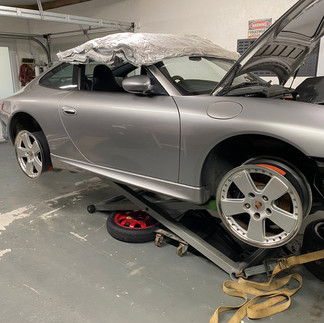 Porsche 911 strip down