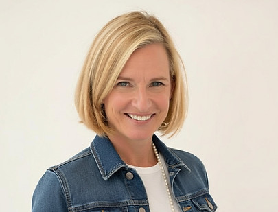 Headshot of Moonmommy Bakes owner