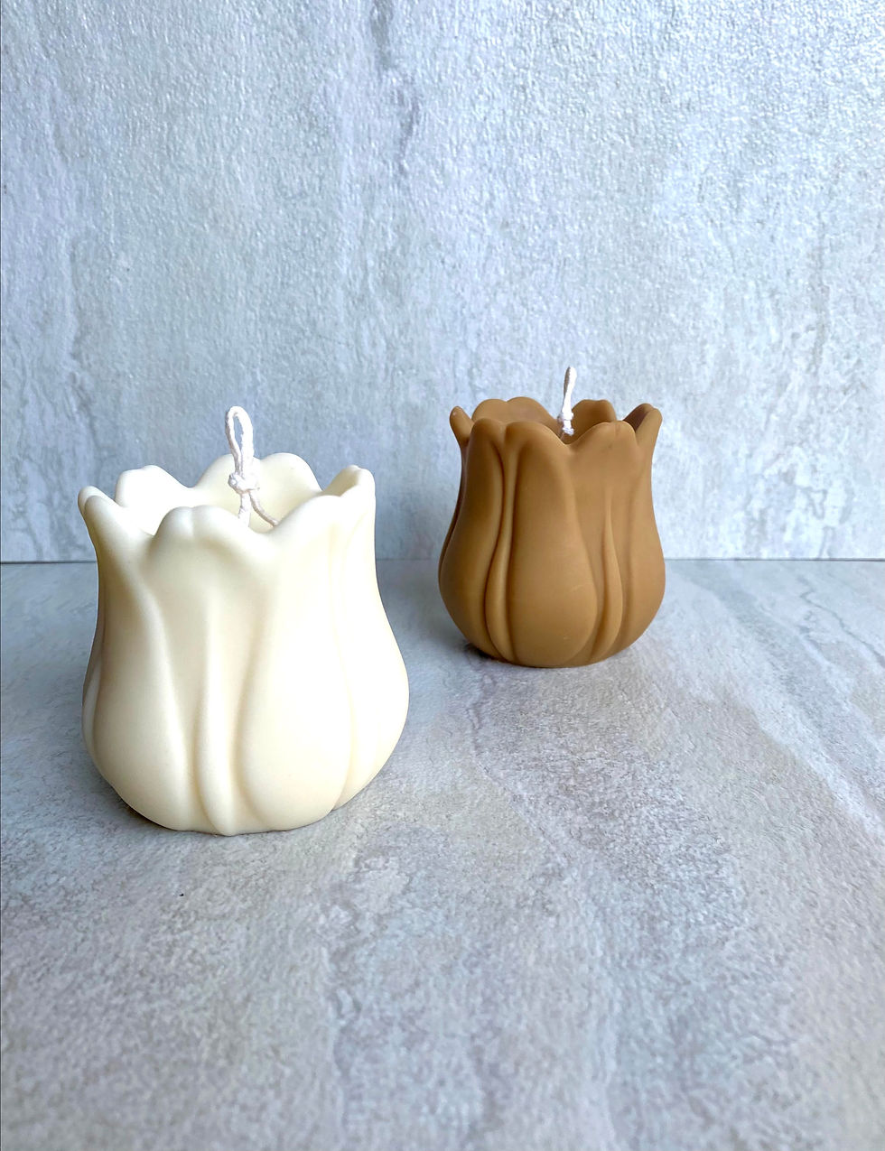 Thumbnail: Tulip Pillar Candle