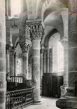 int_église carte postale ....1950 ?