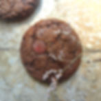 Cookies "Bayonne " au chocolat noir, piment d'Espelette et fève Tonka