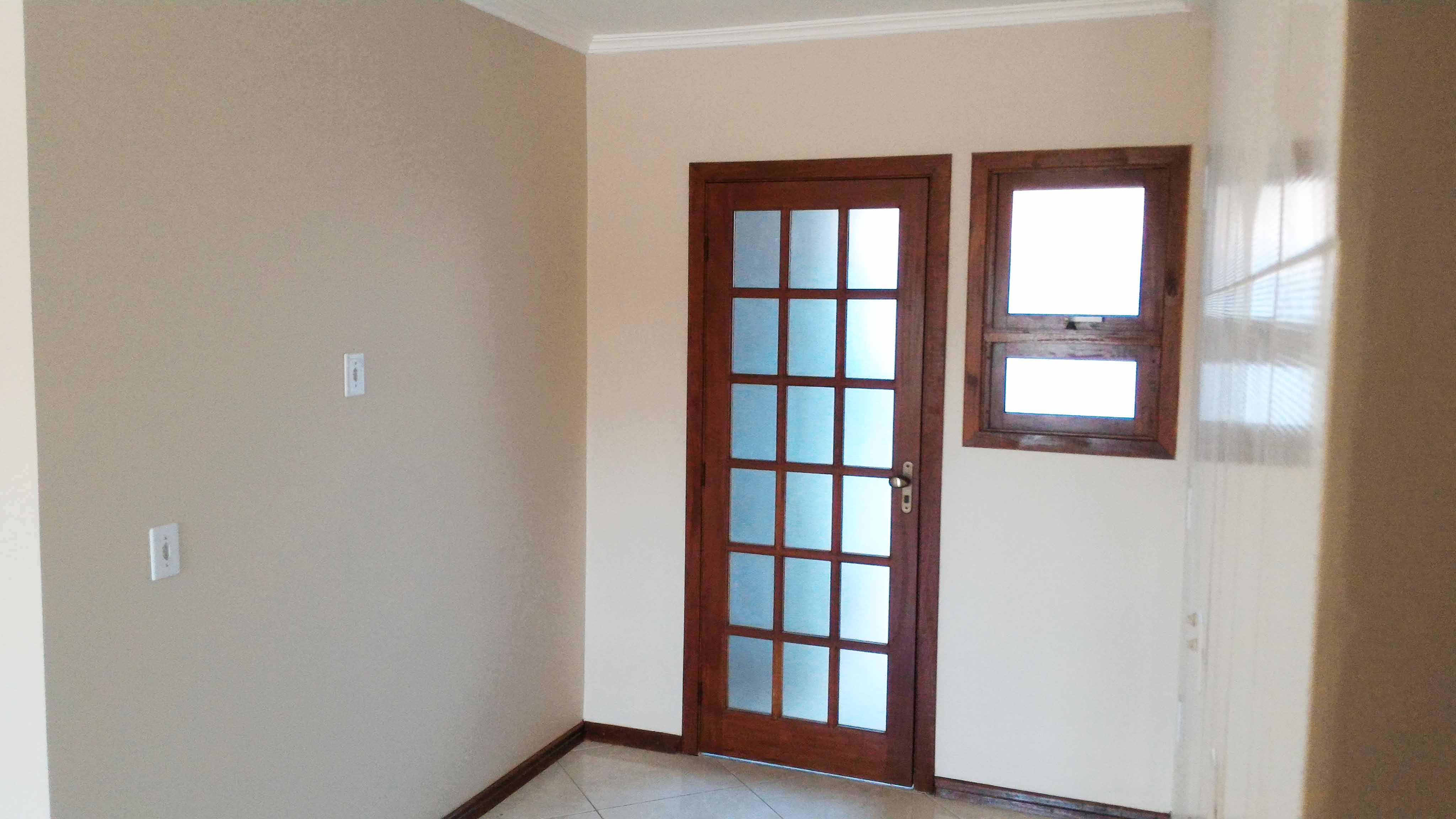 Ap102-porta-fundos