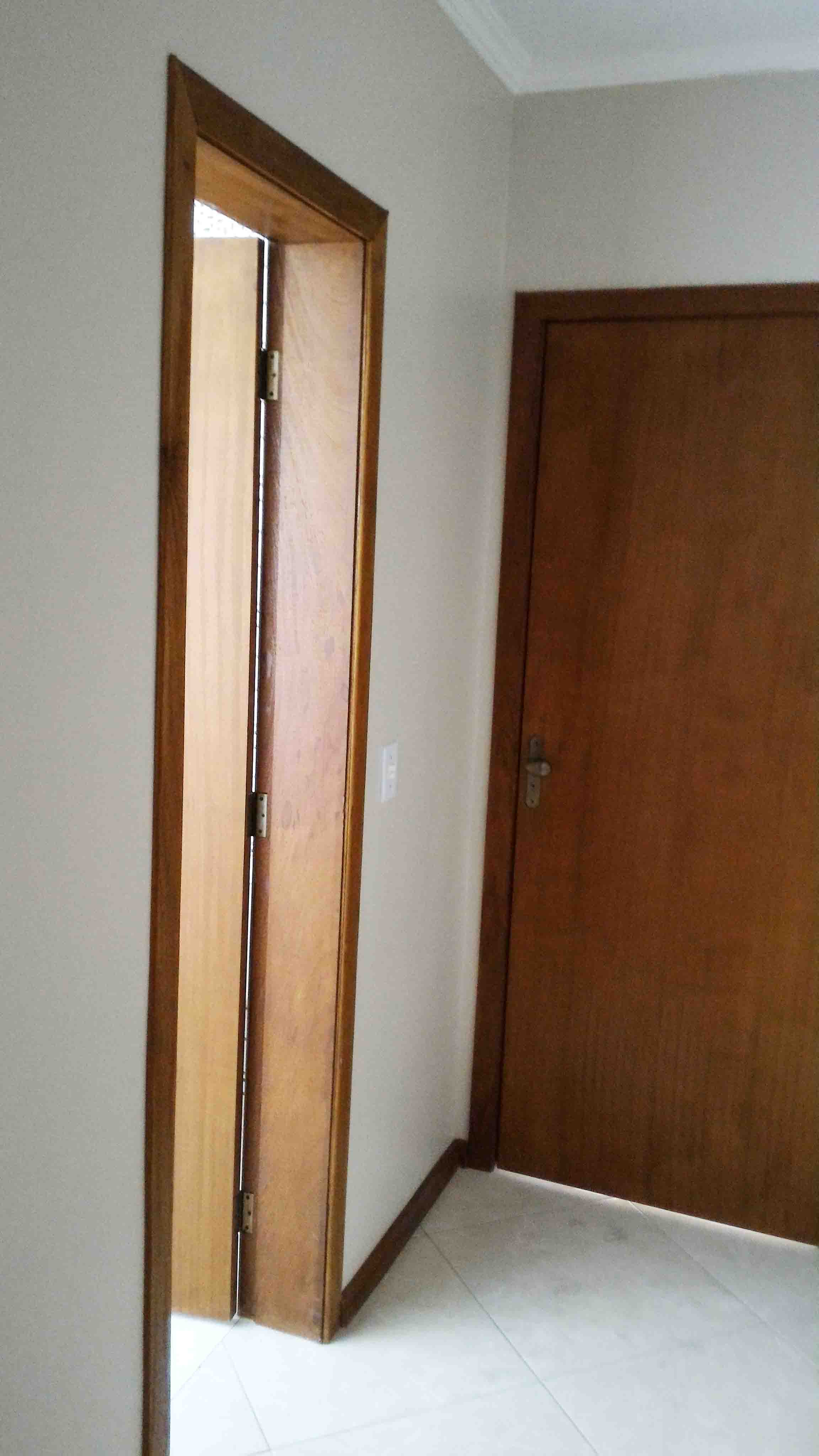 Ap201-porta-banheiro-suite