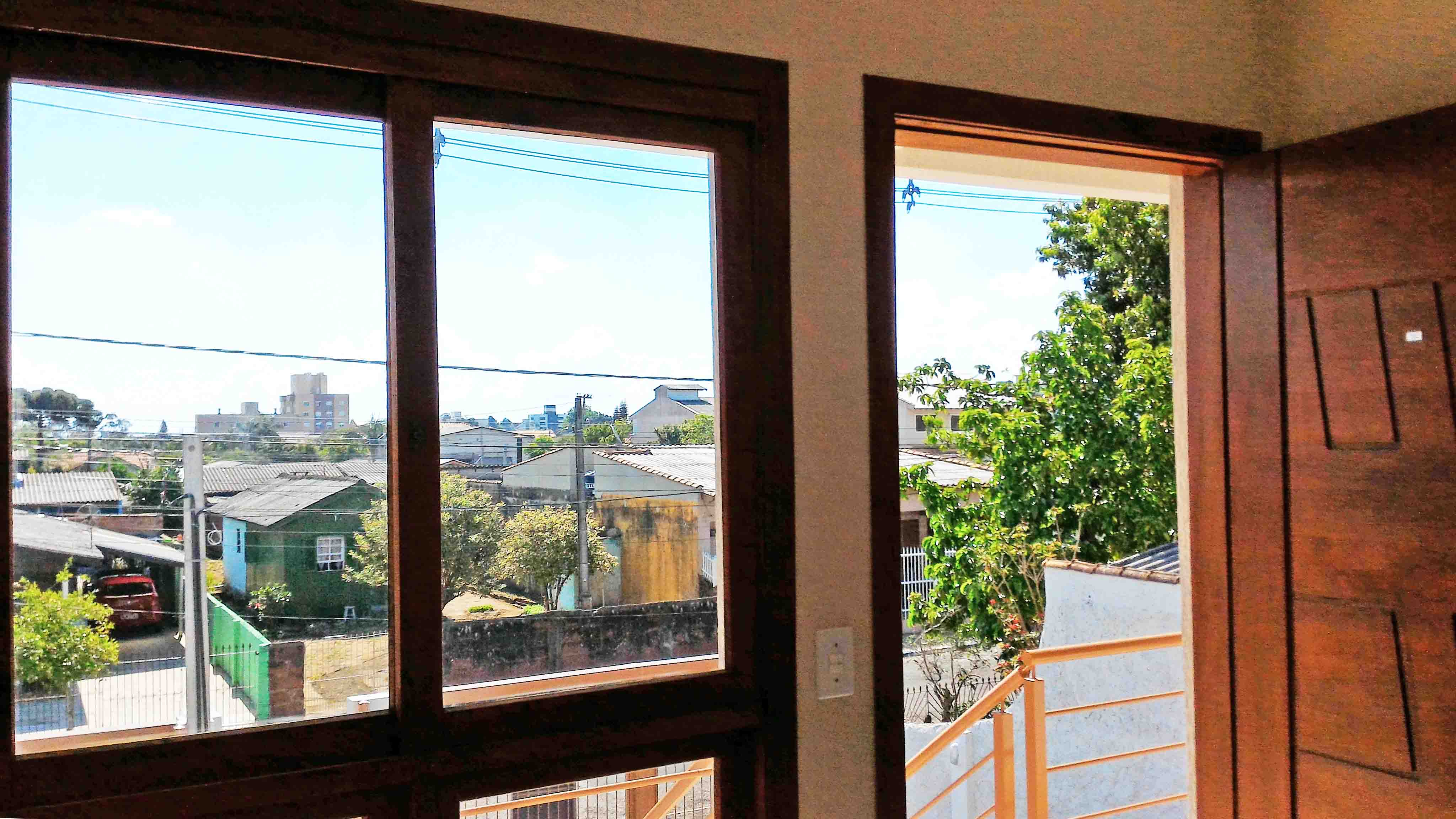 Ap202-porta-e-janela-da-sala