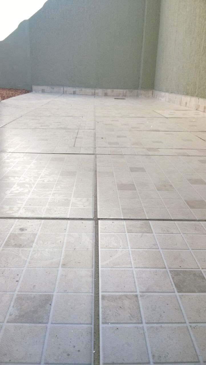 Piso cerâmico externo (pátio)
