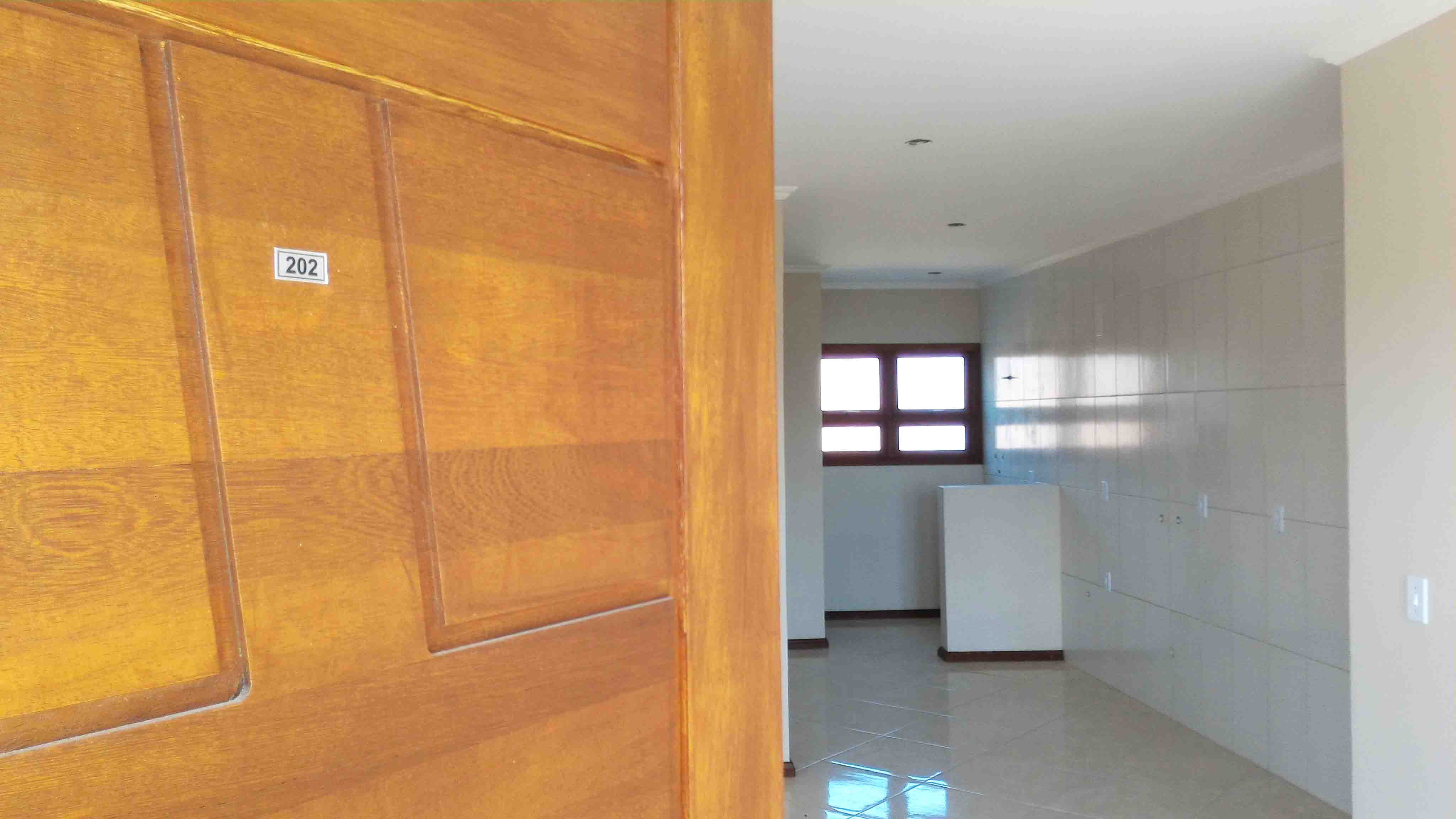 Ap202-porta-entrada