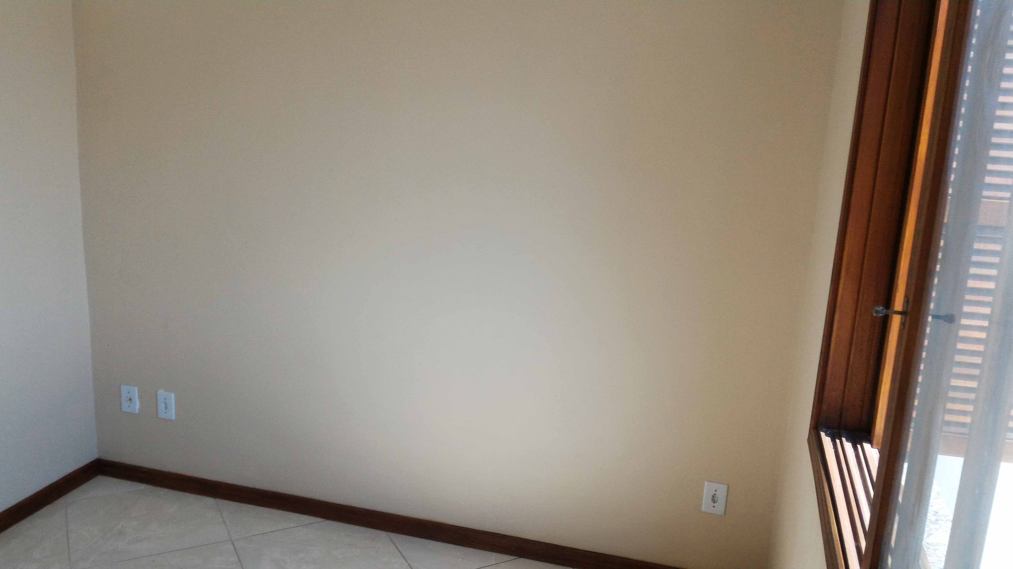 Ap102-quarto-casal-tomadas