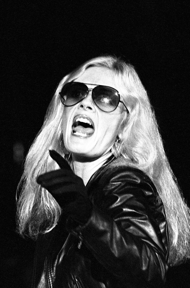 Kim CARNES